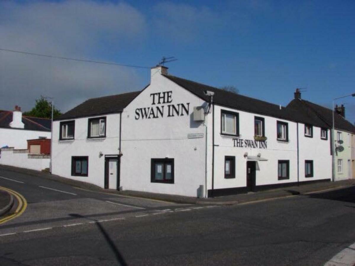 The Swan 3*